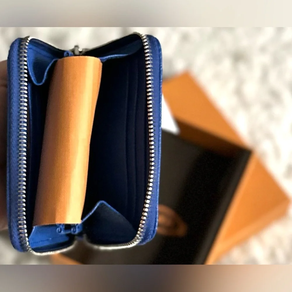 ‼️RARE‼️🎸💯AUTH. TOD’S🎸🔥NWT🔥Small Blue Pebbled Leather Zip Around Wallet - Picture 14 of 15